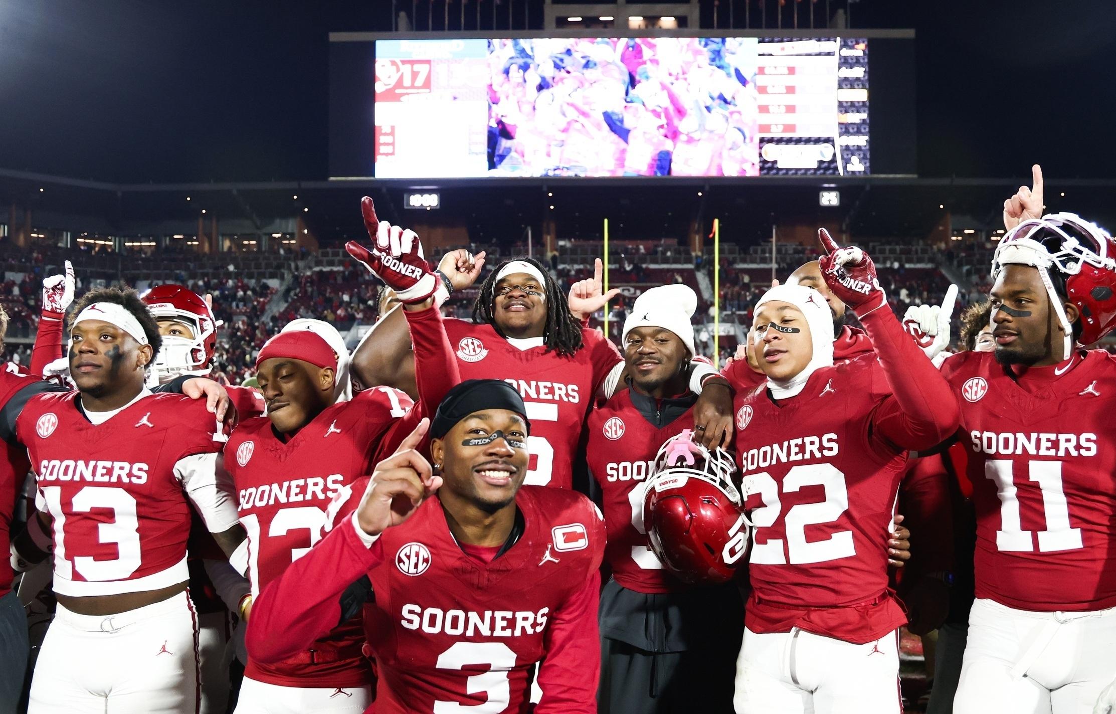 Oklahoma football celebrates after beating LSU
